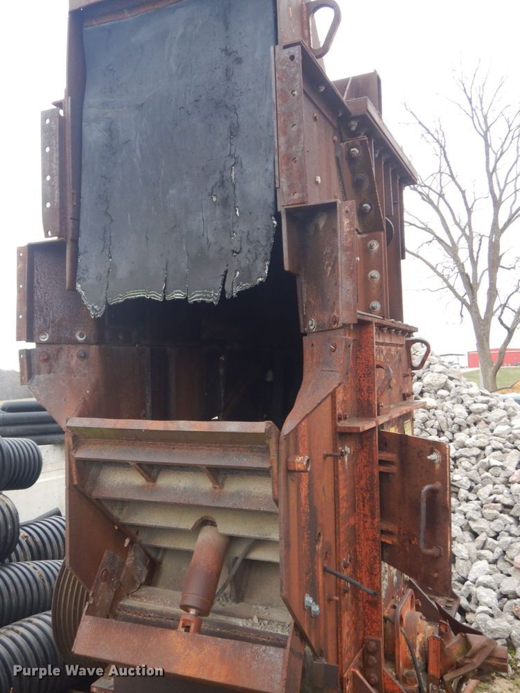 image for item IY9503 Rock crusher