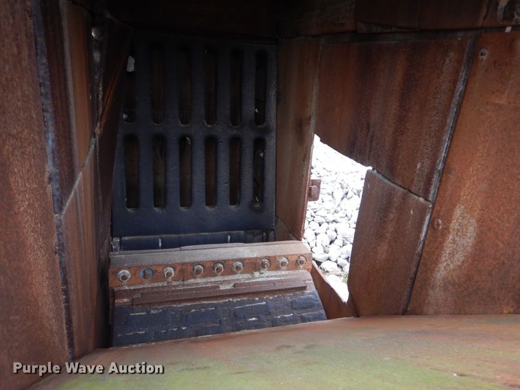 image for item IY9503 Rock crusher