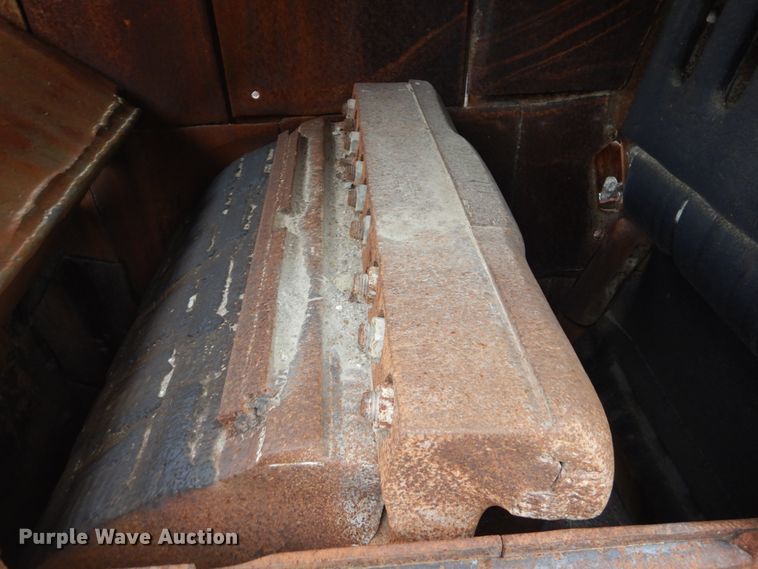 image for item IY9503 Rock crusher