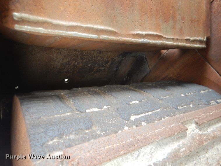 image for item IY9503 Rock crusher