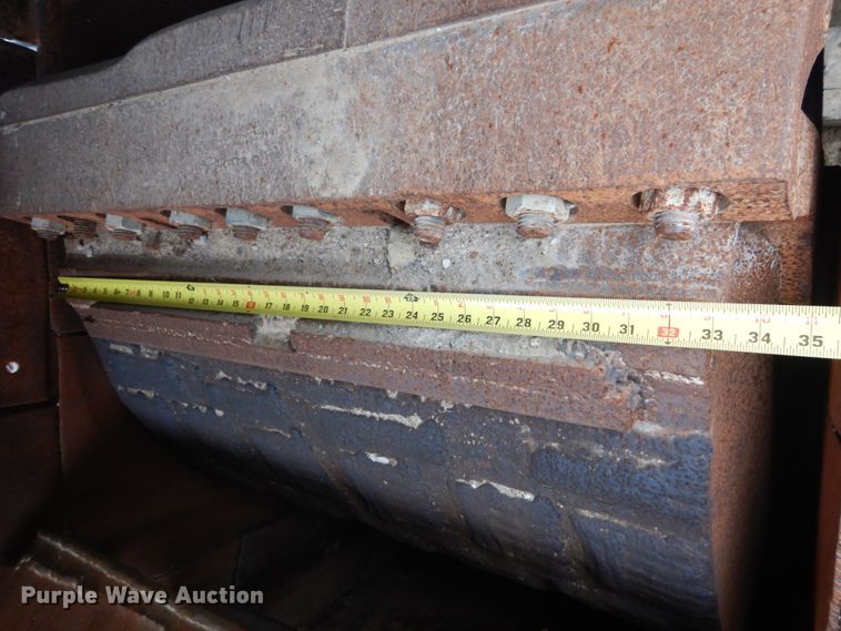 image for item IY9503 Rock crusher