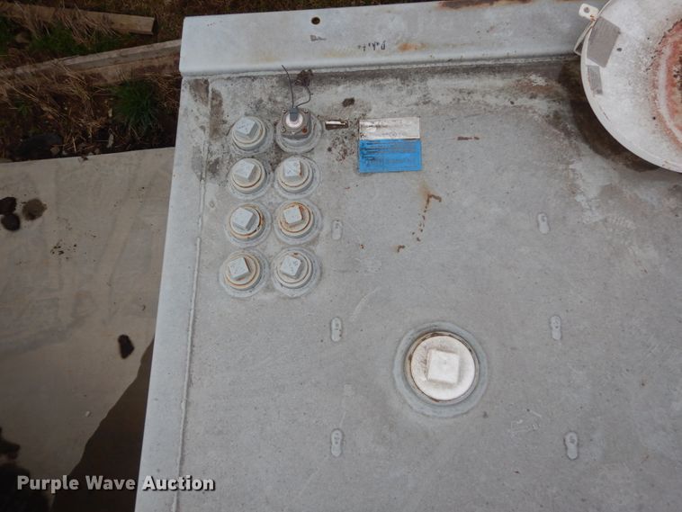 image for item IY9505 2011 Power Fab 3000/2.0CAT fuel tank