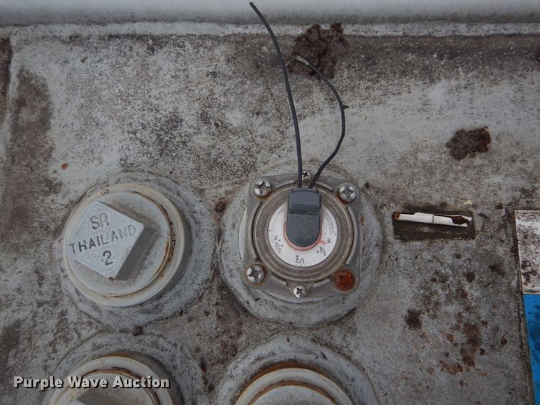 image for item IY9505 2011 Power Fab 3000/2.0CAT fuel tank