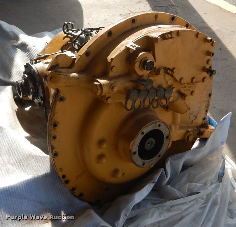 image for item IY9506 Caterpillar D6N transmission