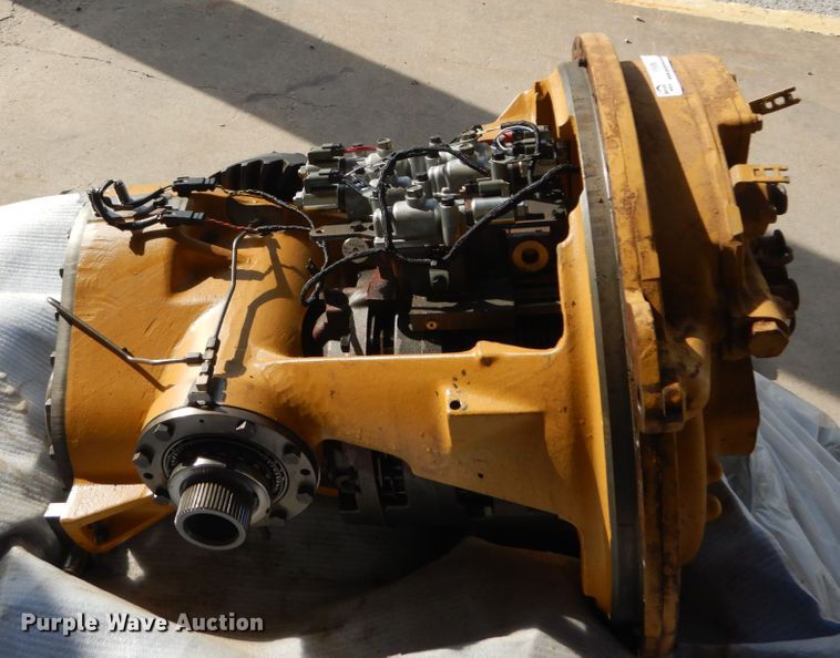 image for item IY9506 Caterpillar D6N transmission