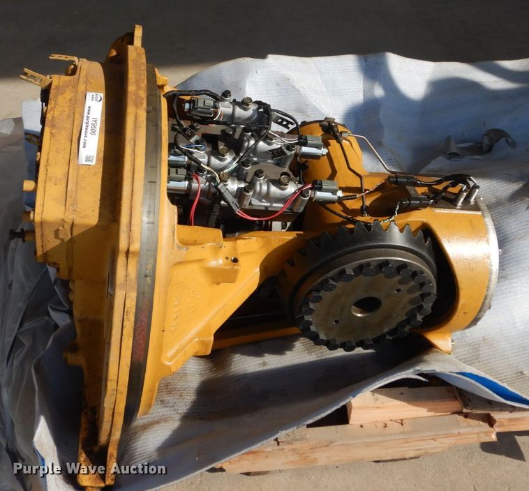image for item IY9506 Caterpillar D6N transmission