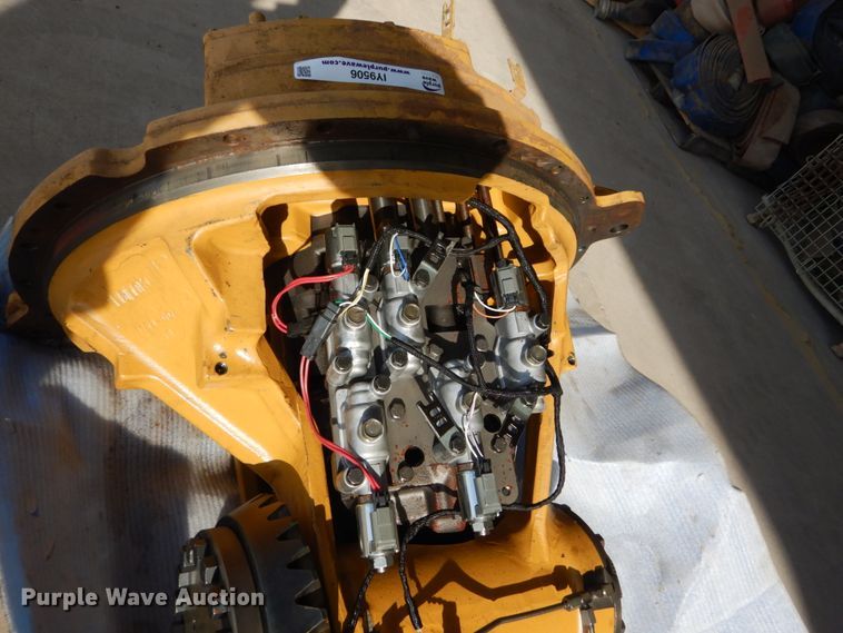 image for item IY9506 Caterpillar D6N transmission