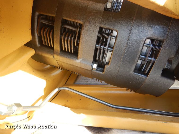 image for item IY9506 Caterpillar D6N transmission