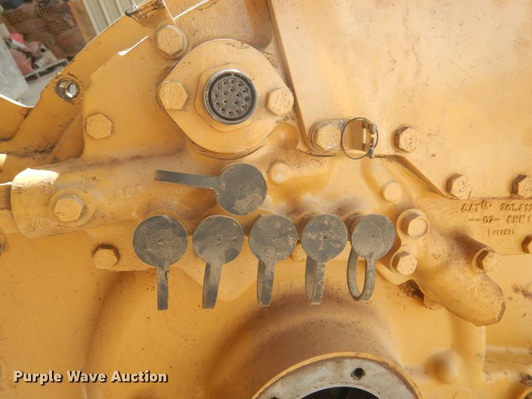 image for item IY9506 Caterpillar D6N transmission