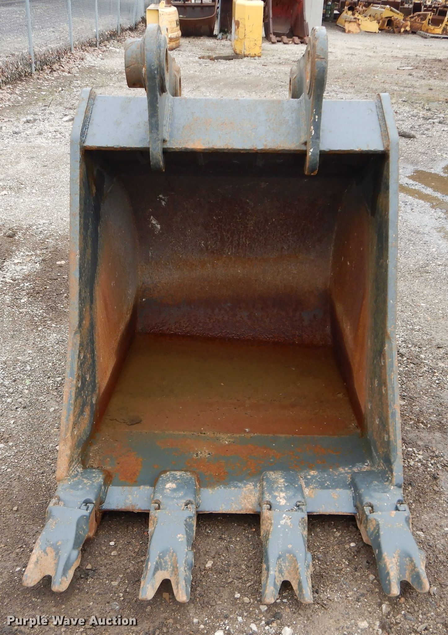CP excavator bucket in Kansas City, KS Item HF9165 sold Purple Wave