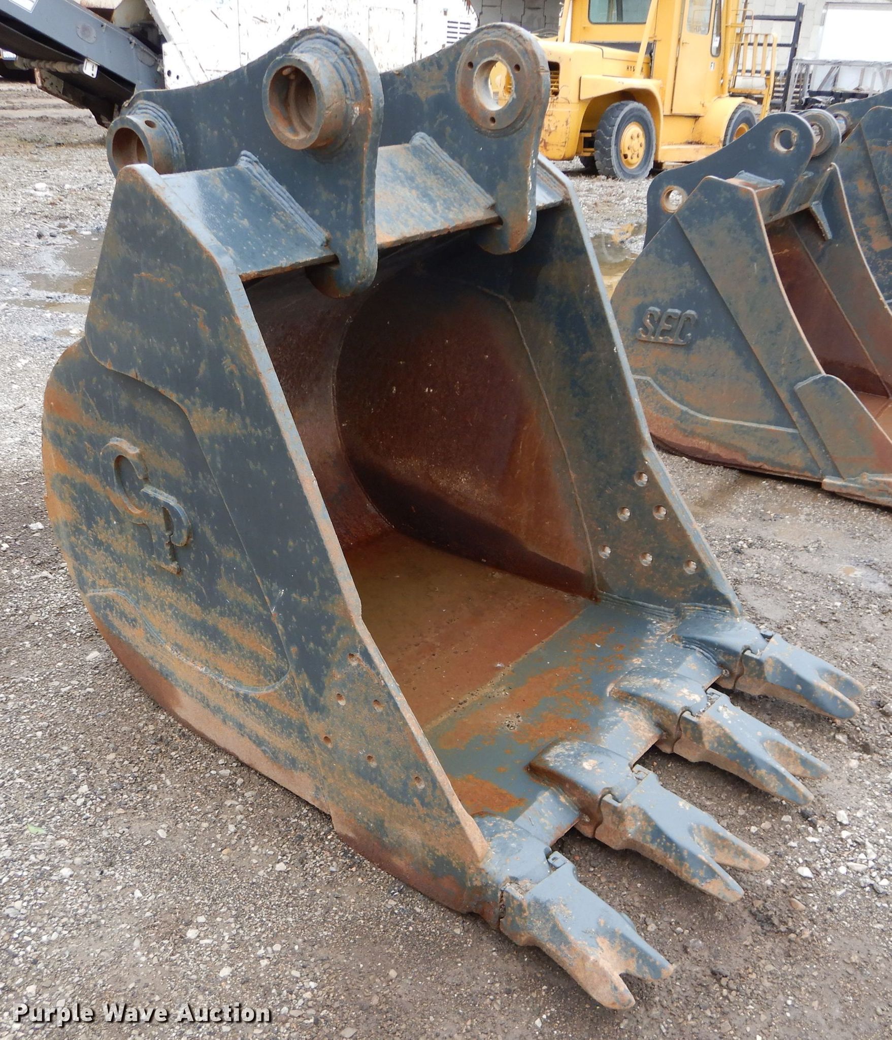 CP excavator bucket in Kansas City, KS Item HF9165 sold Purple Wave