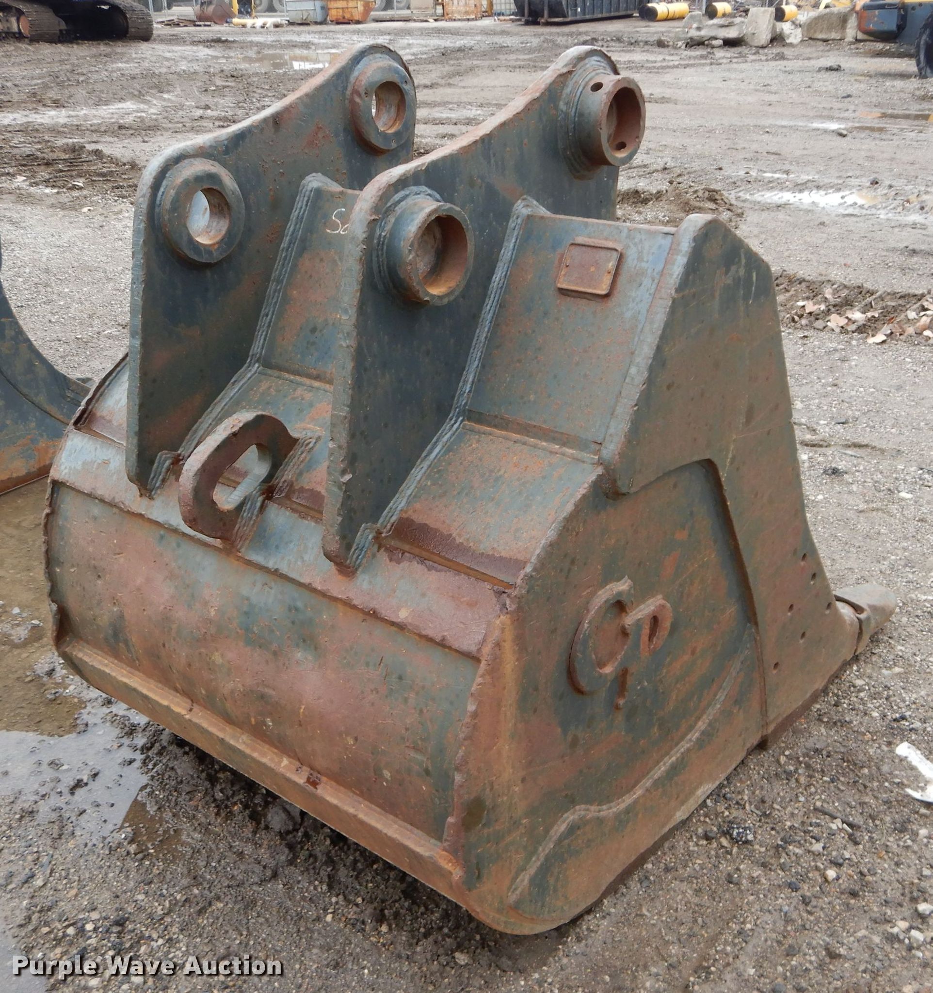 CP excavator bucket in Kansas City, KS Item HF9167 sold Purple Wave