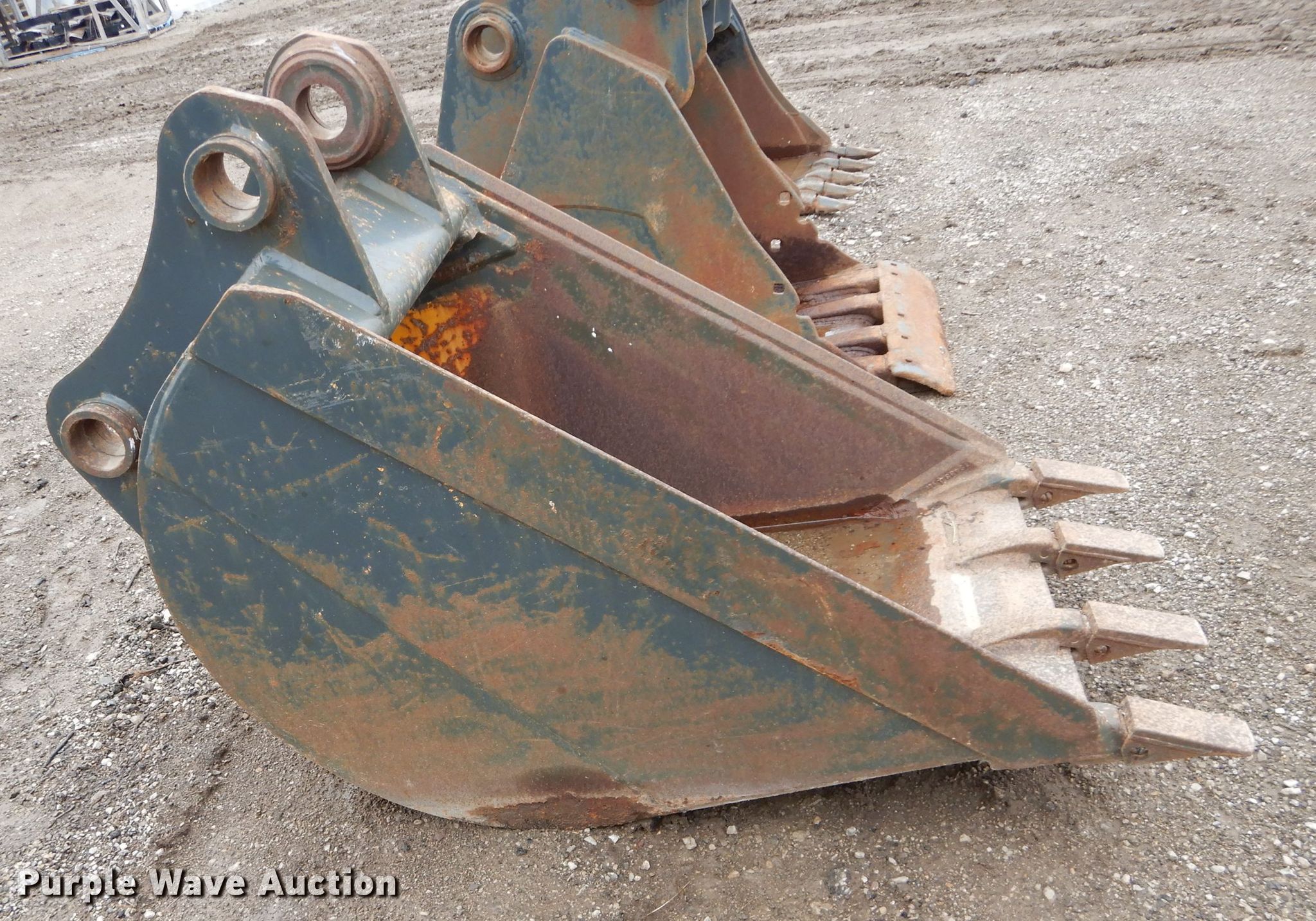 CP excavator bucket in Kansas City, KS Item HF9170 sold Purple Wave