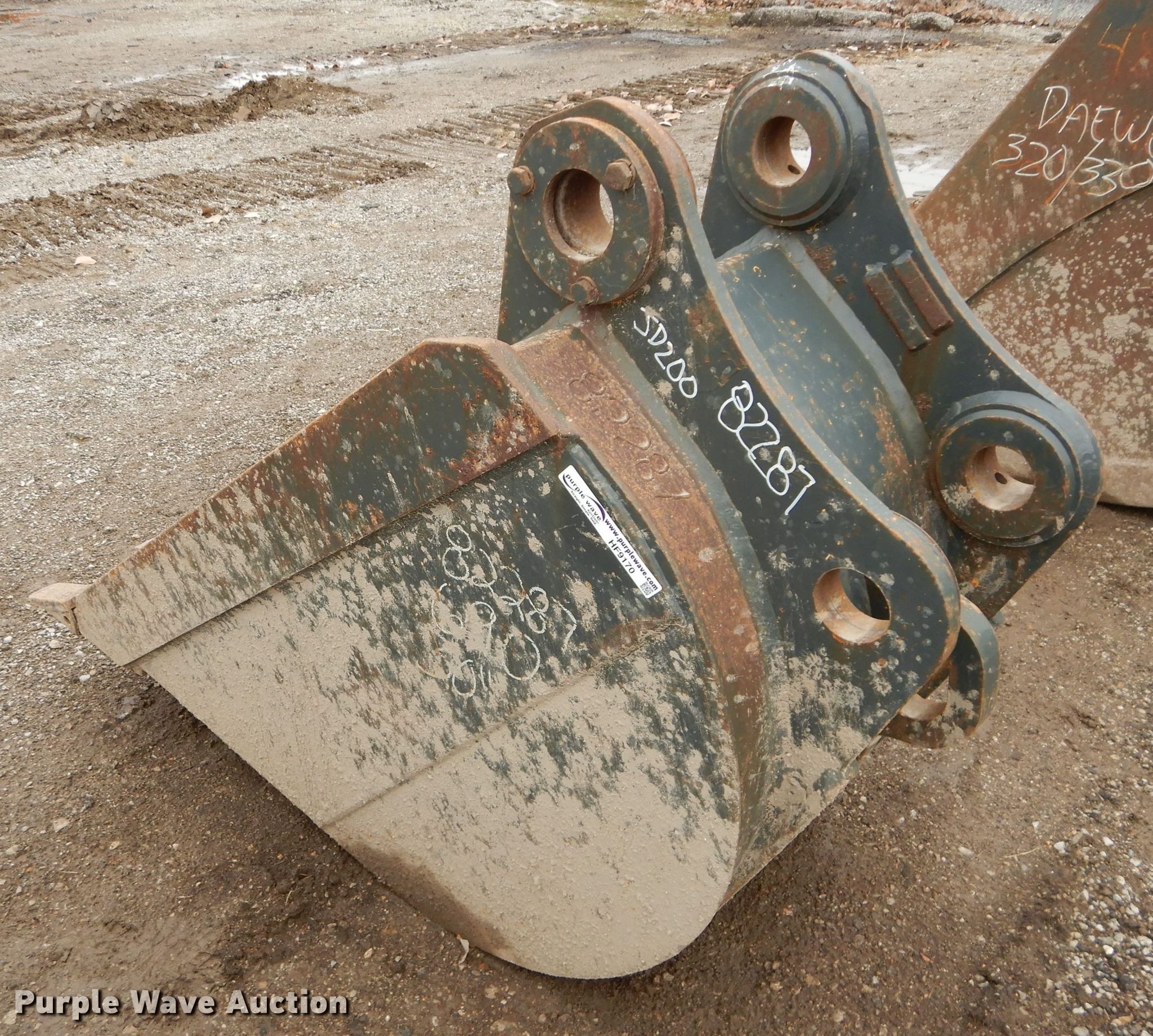 CP excavator bucket in Kansas City, KS Item HF9170 sold Purple Wave