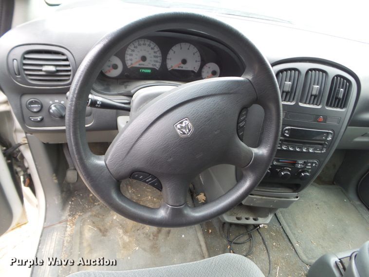 image for item DA7077 2005 Dodge Grand Caravan SE  van