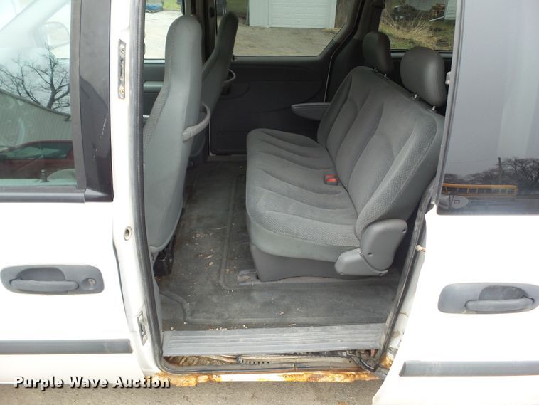 image for item DA7077 2005 Dodge Grand Caravan SE  van