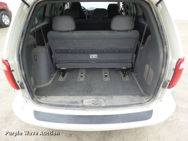 image for item DA7077 2005 Dodge Grand Caravan SE  van
