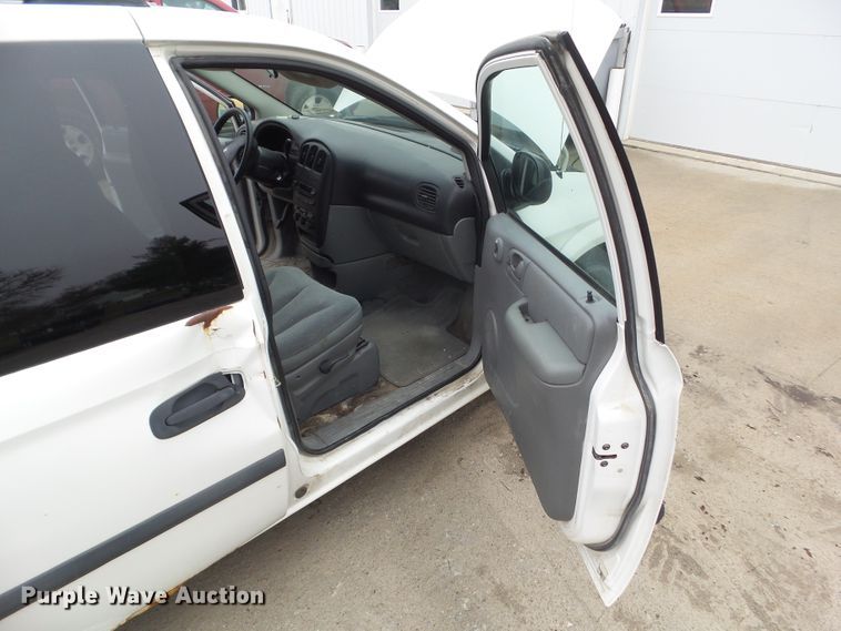 image for item DA7077 2005 Dodge Grand Caravan SE  van