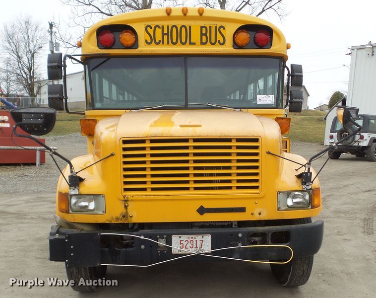 image for item DA7078 2001 International 3800  school bus