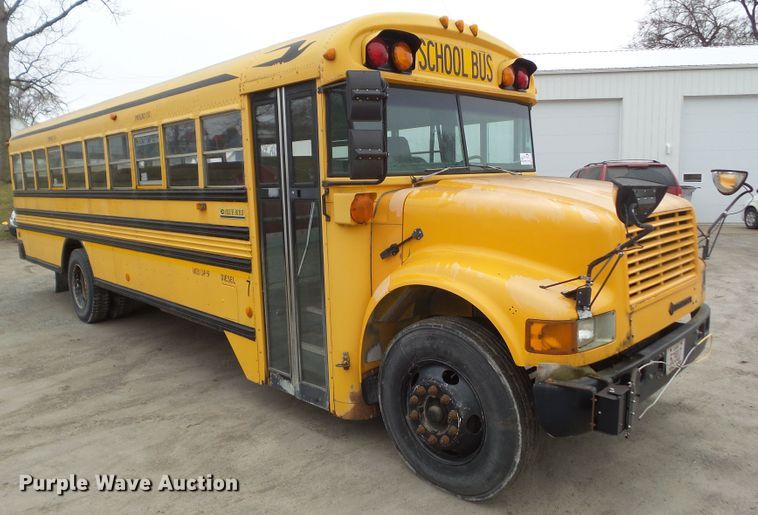 image for item DA7078 2001 International 3800  school bus