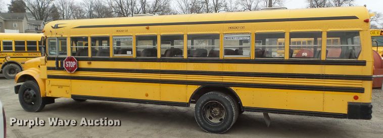 image for item DA7078 2001 International 3800  school bus
