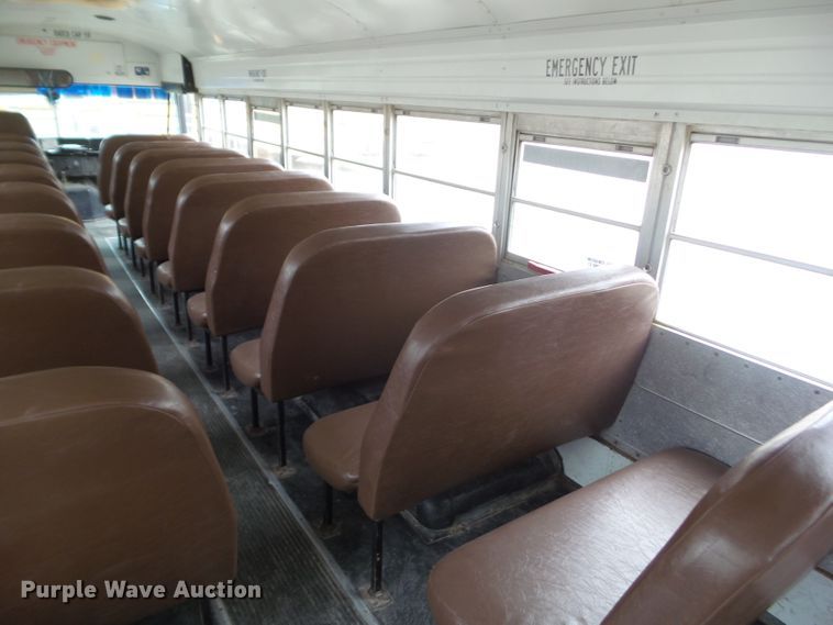 image for item DA7078 2001 International 3800  school bus