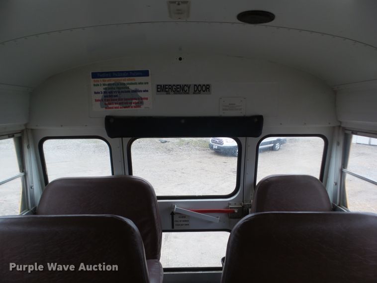 image for item DA7078 2001 International 3800  school bus