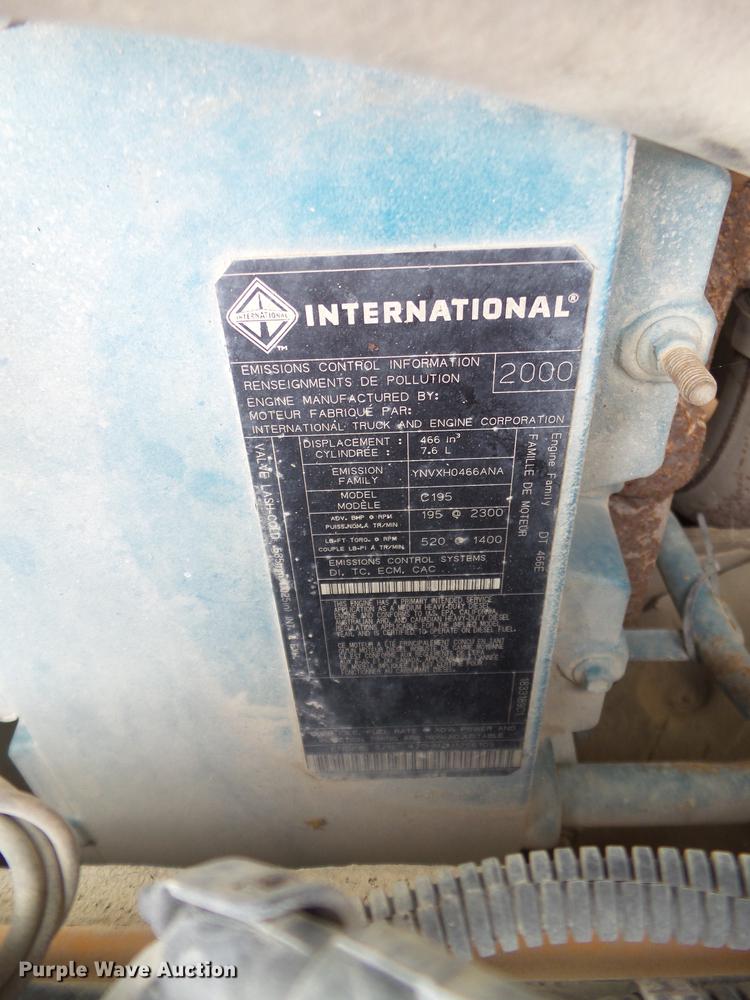 image for item DA7078 2001 International 3800  school bus