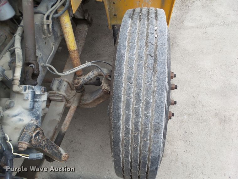 image for item DA7078 2001 International 3800  school bus