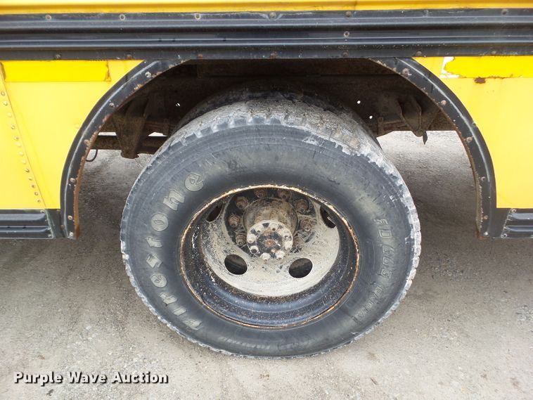 image for item DA7078 2001 International 3800  school bus