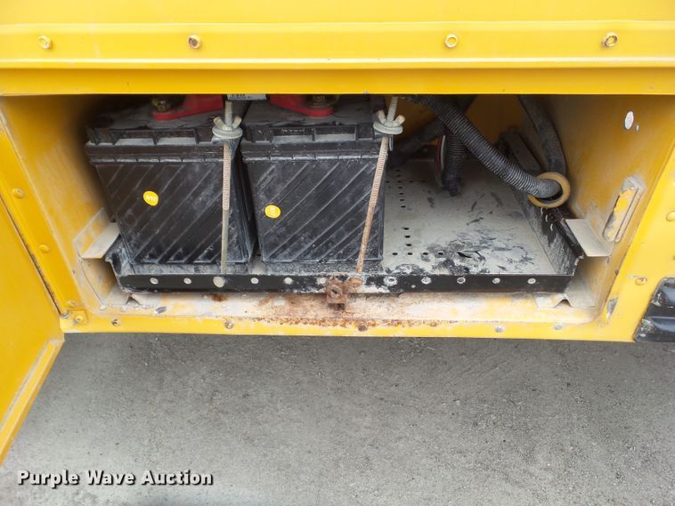 image for item DA7078 2001 International 3800  school bus