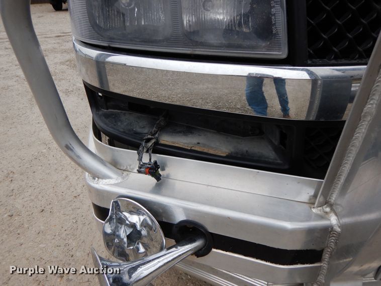 image for item DF6501 2010 Chevrolet Express 4500  ambulance