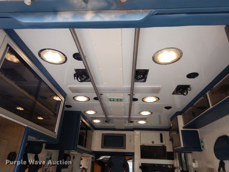 image for item DF6501 2010 Chevrolet Express 4500  ambulance