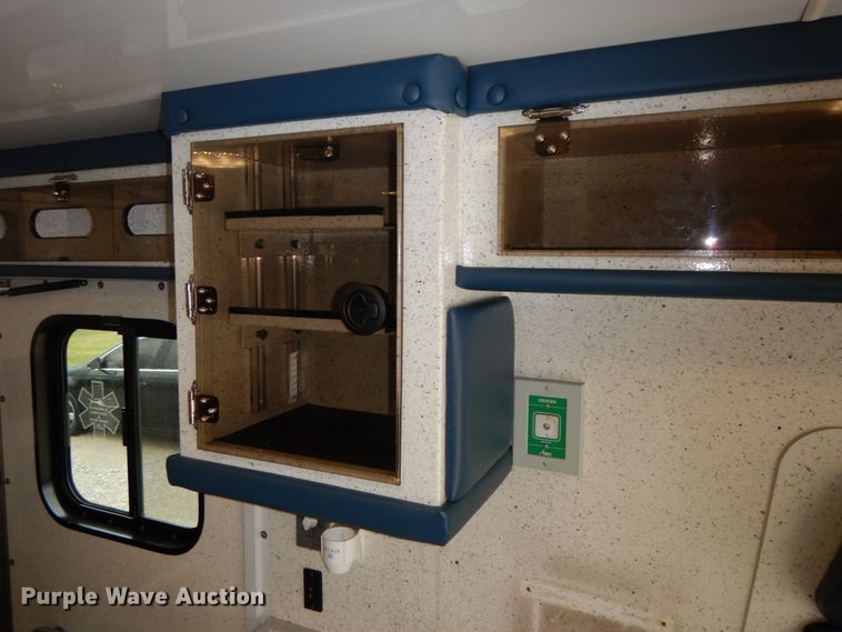 image for item DF6501 2010 Chevrolet Express 4500  ambulance