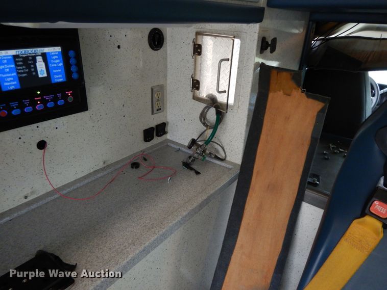 image for item DF6501 2010 Chevrolet Express 4500  ambulance