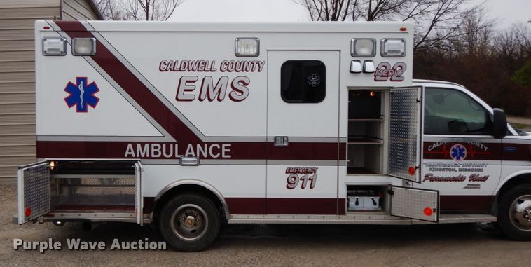 image for item DF6501 2010 Chevrolet Express 4500  ambulance