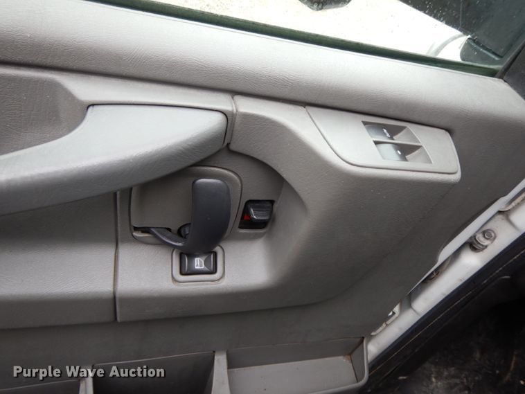 image for item DF6501 2010 Chevrolet Express 4500  ambulance