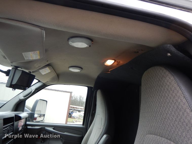 image for item DF6501 2010 Chevrolet Express 4500  ambulance