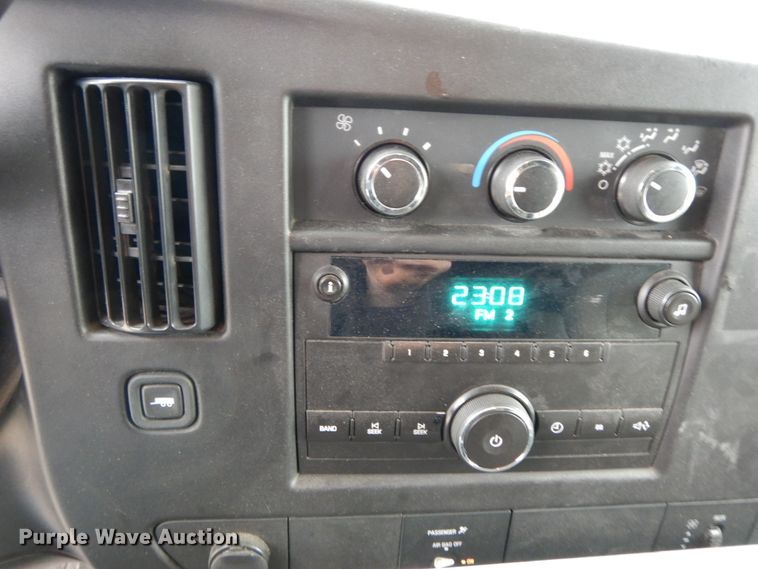 image for item DF6501 2010 Chevrolet Express 4500  ambulance