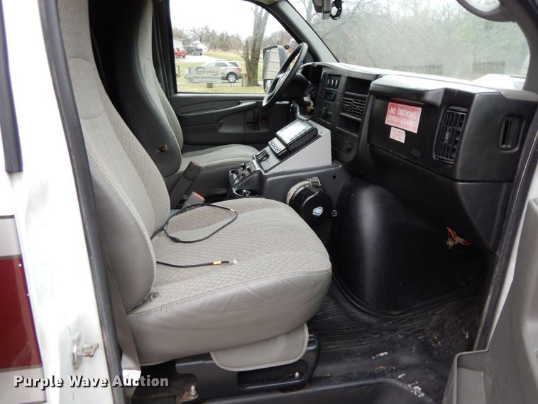 image for item DF6501 2010 Chevrolet Express 4500  ambulance