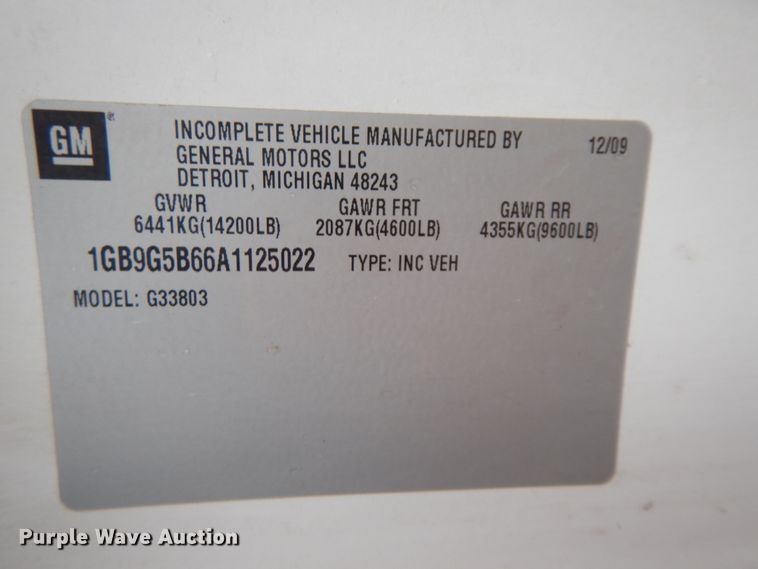 image for item DF6501 2010 Chevrolet Express 4500  ambulance