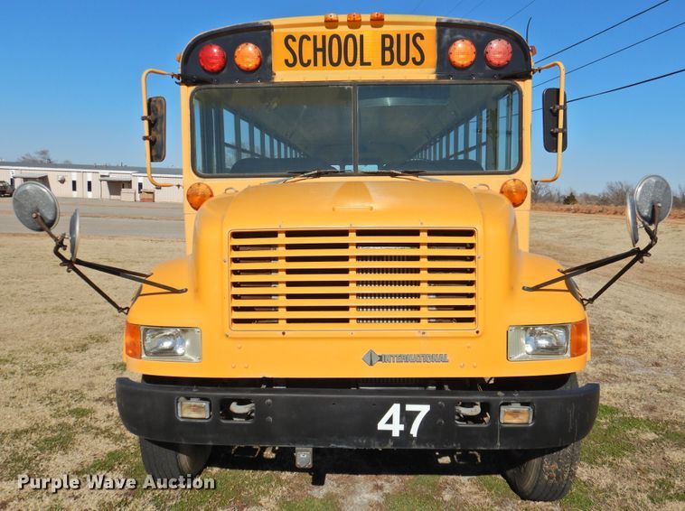 image for item DG1588 1992 International 3800  school bus