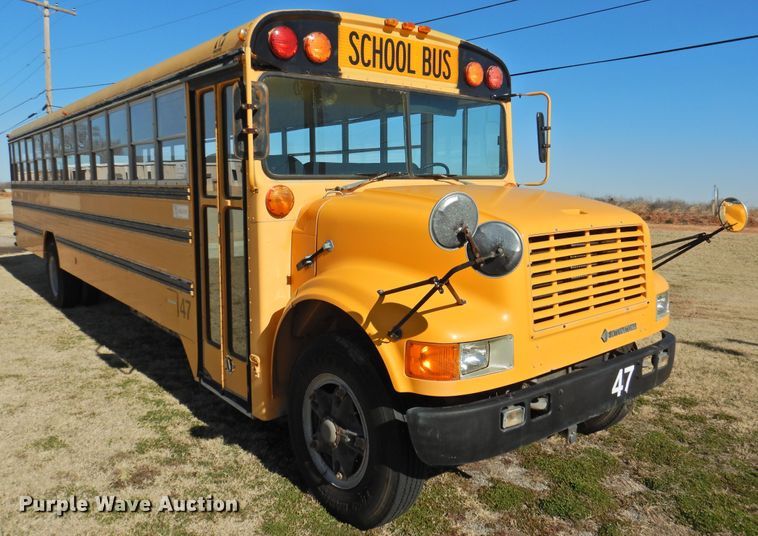 image for item DG1588 1992 International 3800  school bus
