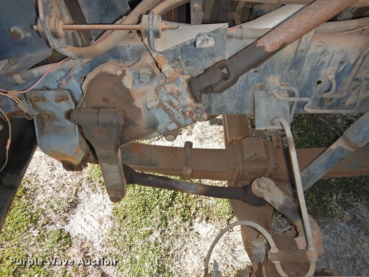 image for item DG1588 1992 International 3800  school bus