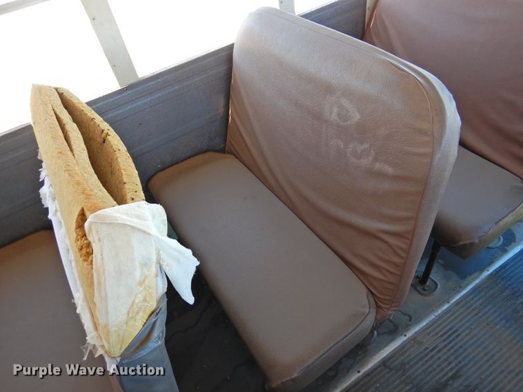 image for item DG1588 1992 International 3800  school bus