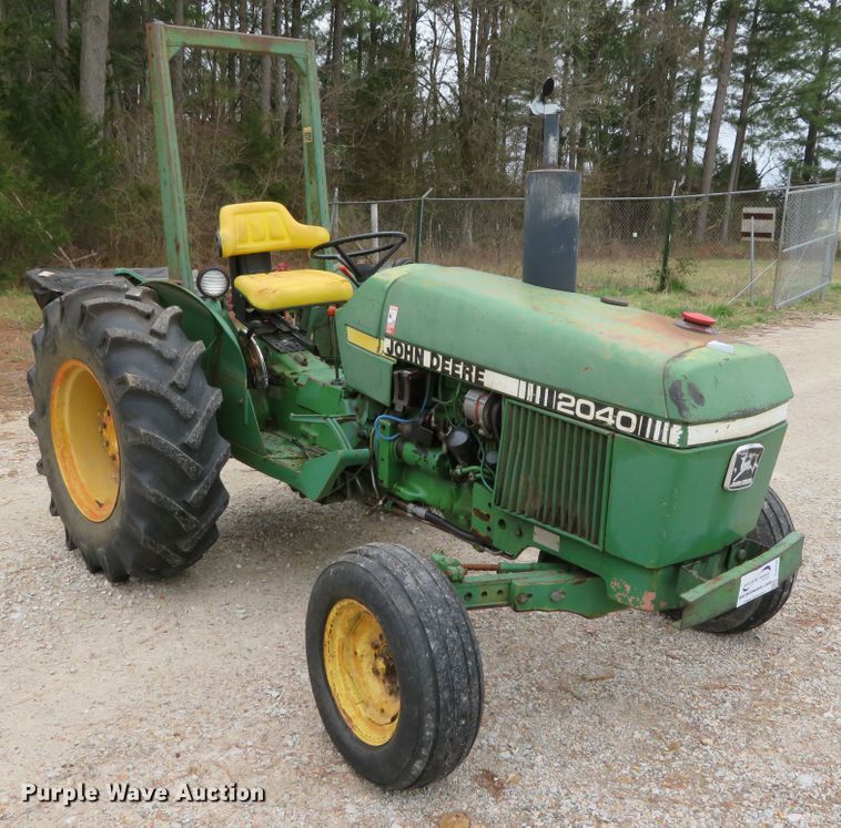 image for item DH0742 1981 John Deere 2040  tractor