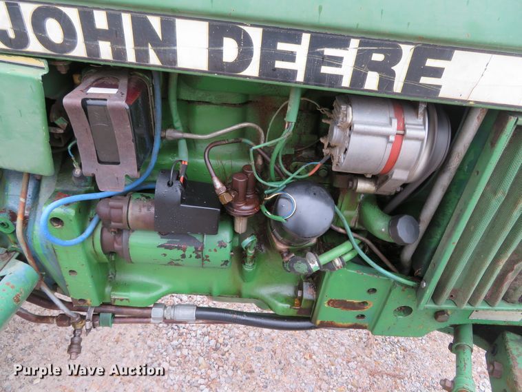 image for item DH0742 1981 John Deere 2040  tractor