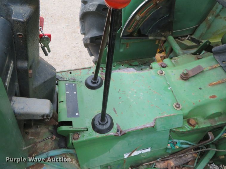 image for item DH0742 1981 John Deere 2040  tractor