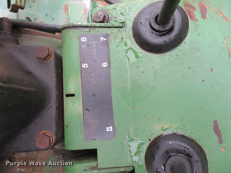 image for item DH0742 1981 John Deere 2040  tractor