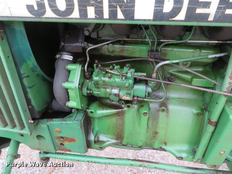image for item DH0742 1981 John Deere 2040  tractor